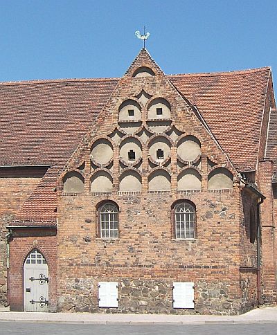 Abbildung: Südgiebel der St.Johannis-Kirche am Markt